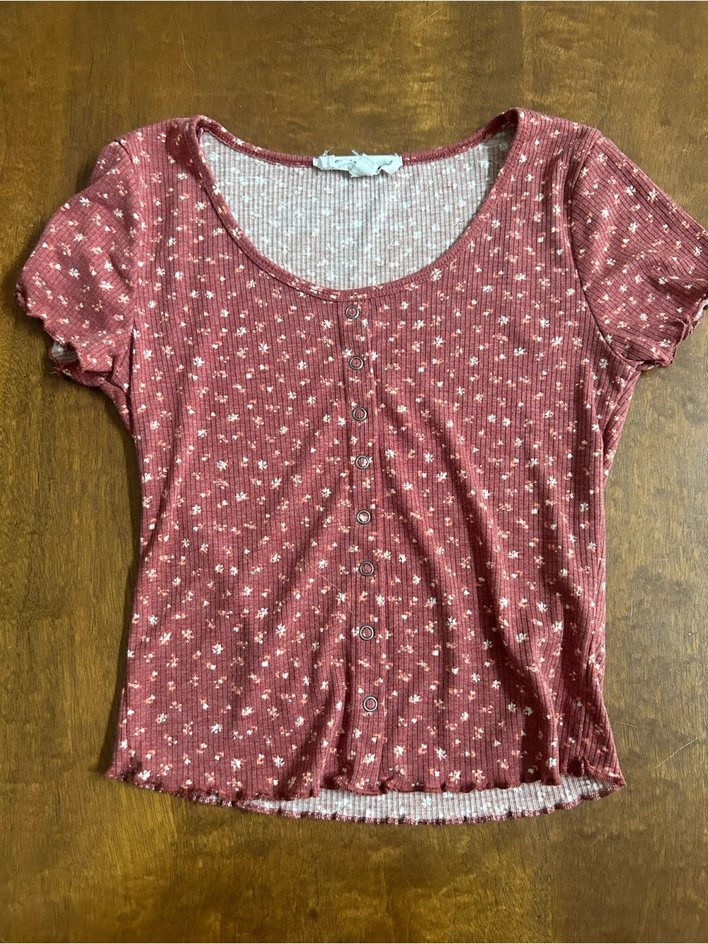 Pink floral ribbed button-front lettuce edge top